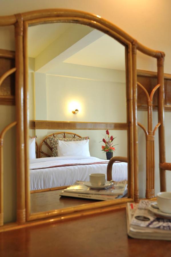 Pen Villa Hotel, Surin Beach - Sha Extra Plus Exterior photo