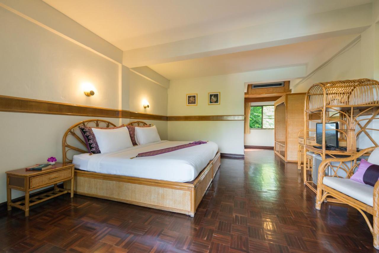 Pen Villa Hotel, Surin Beach - Sha Extra Plus Exterior photo